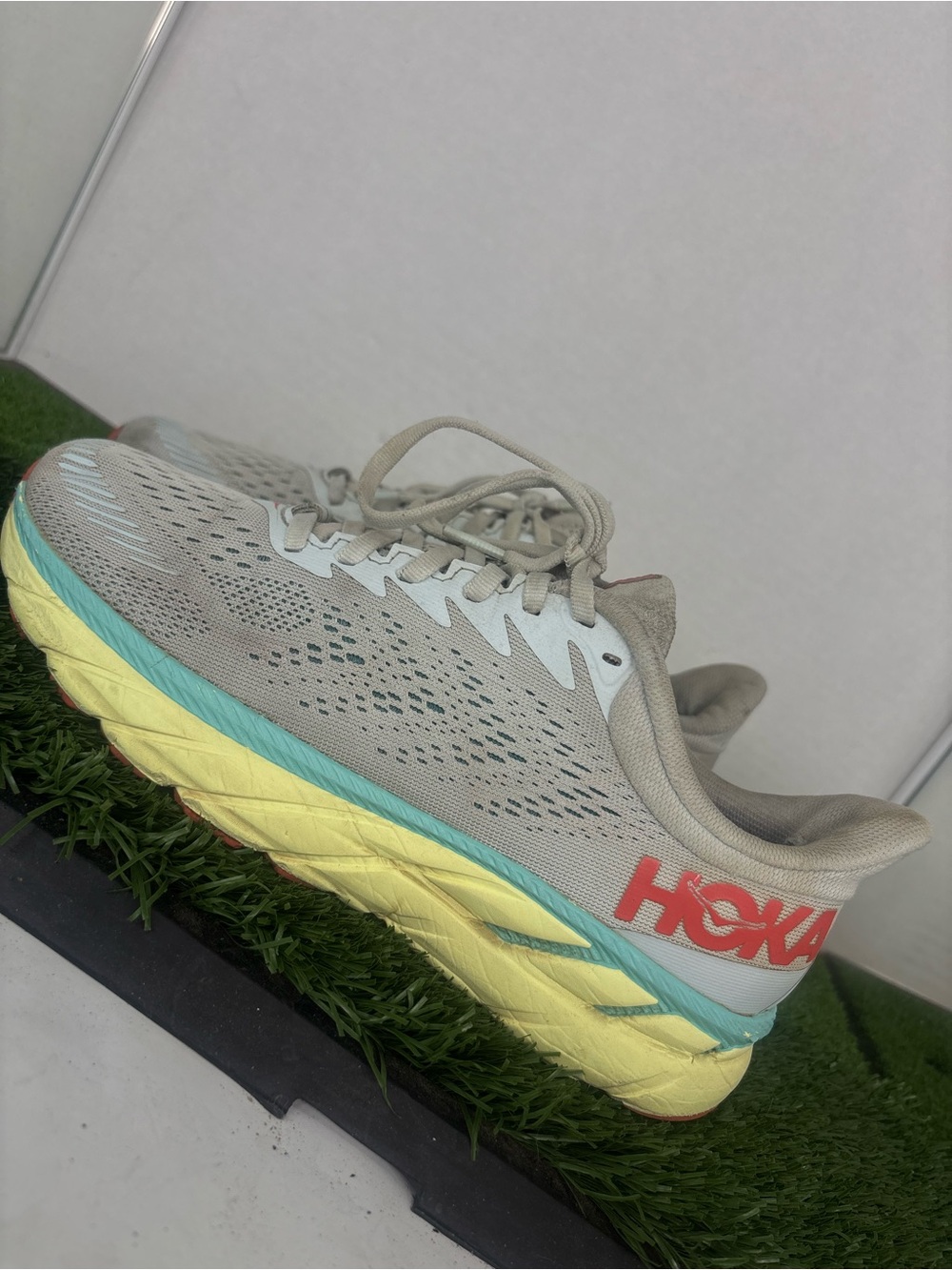 Hoka Clifton 9 Women's 7 Gray Green Yellow Running Shoes Damaged